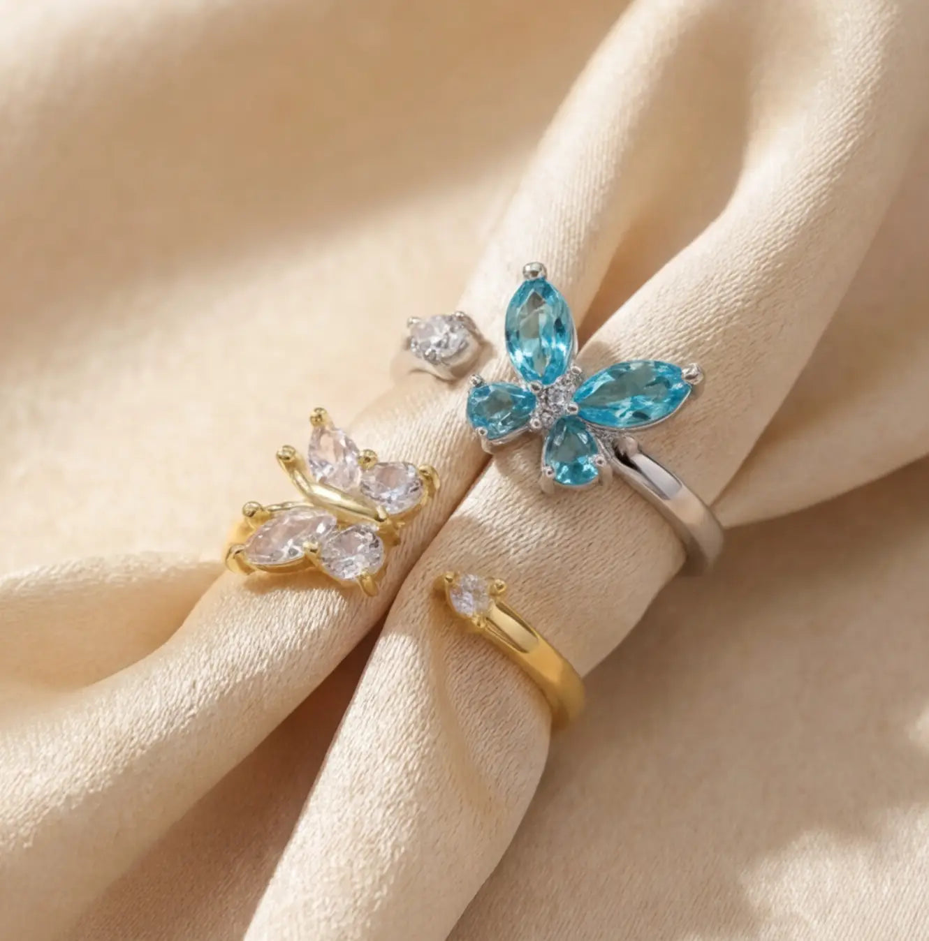 LUNÉLA Agio butterfly calm ring in gold and silver for stress relief