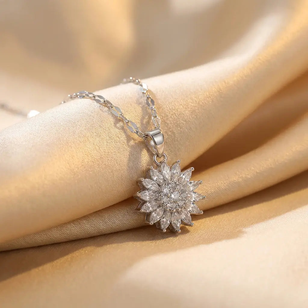 Gentle Glow - Collana by LUNÉLA